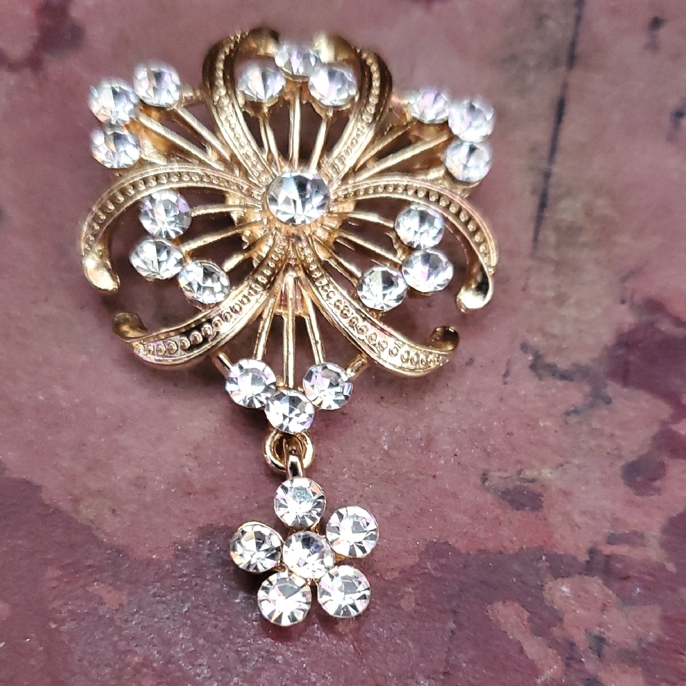 Gold Rhinestone Brooch DZ